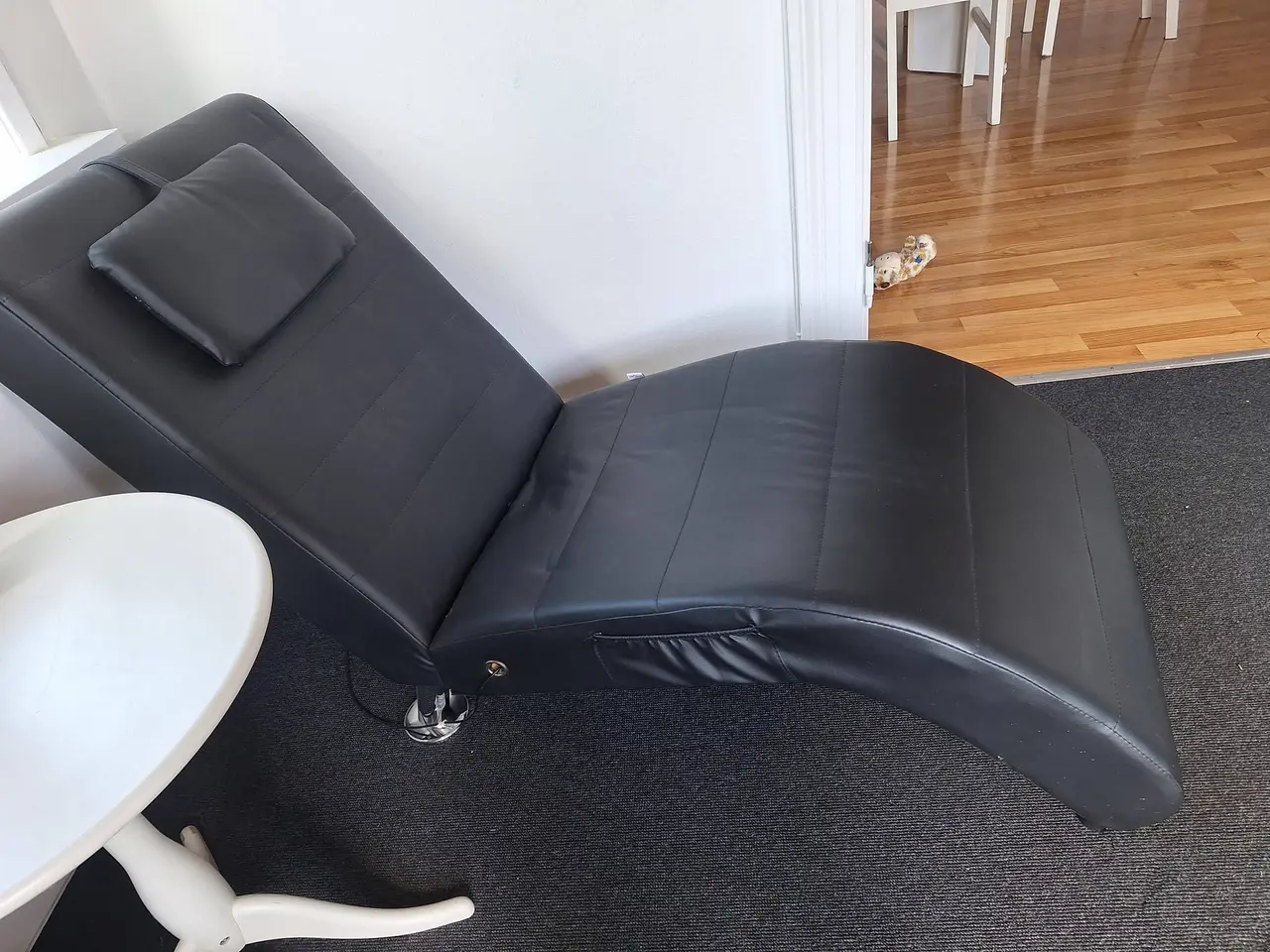 Billede 1 - Chaiselong med massage og varmefunktion sælges