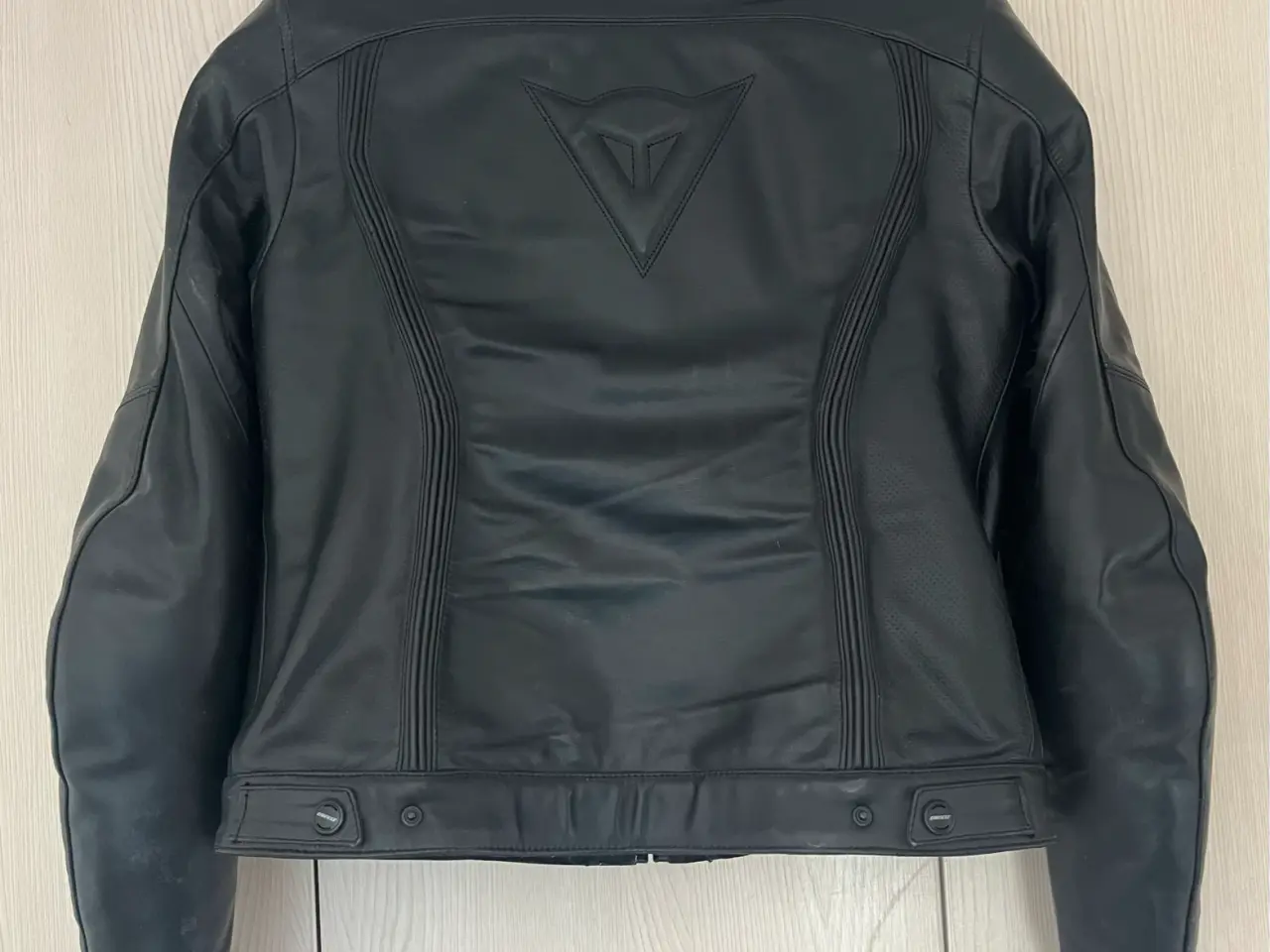 Billede 2 - Dainese Damer MC- læderjakke str. 48