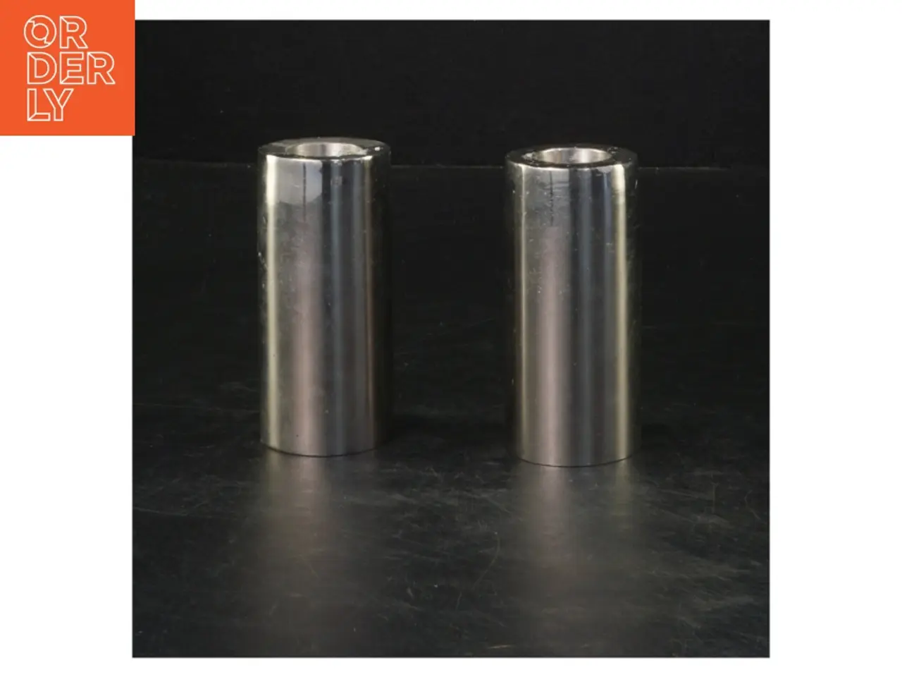 Billede 1 - Sæt af metal lysestager (str. 8,5 cm)
