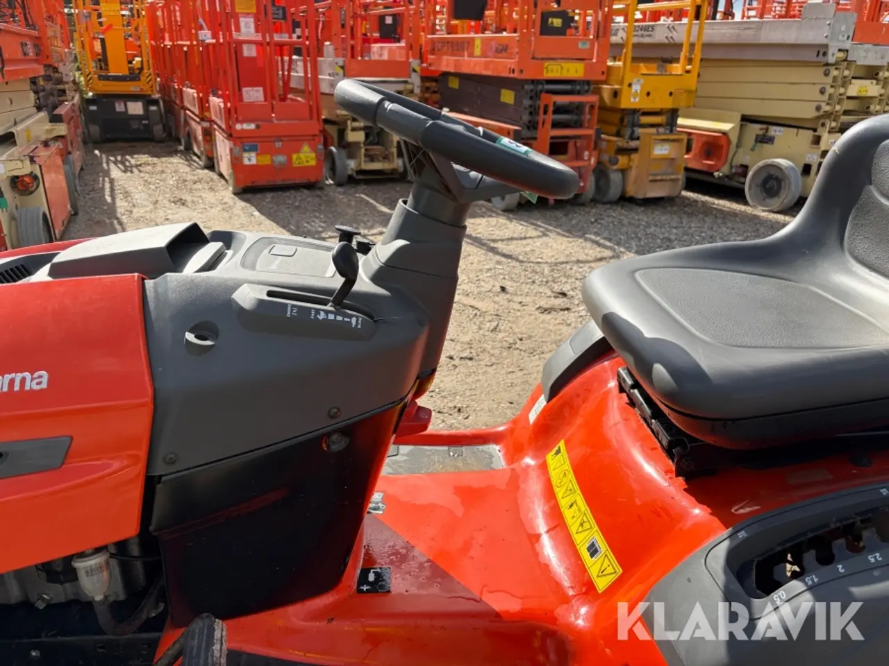 Billede 10 - Græsslåmaskine Husqvarna LTH 154