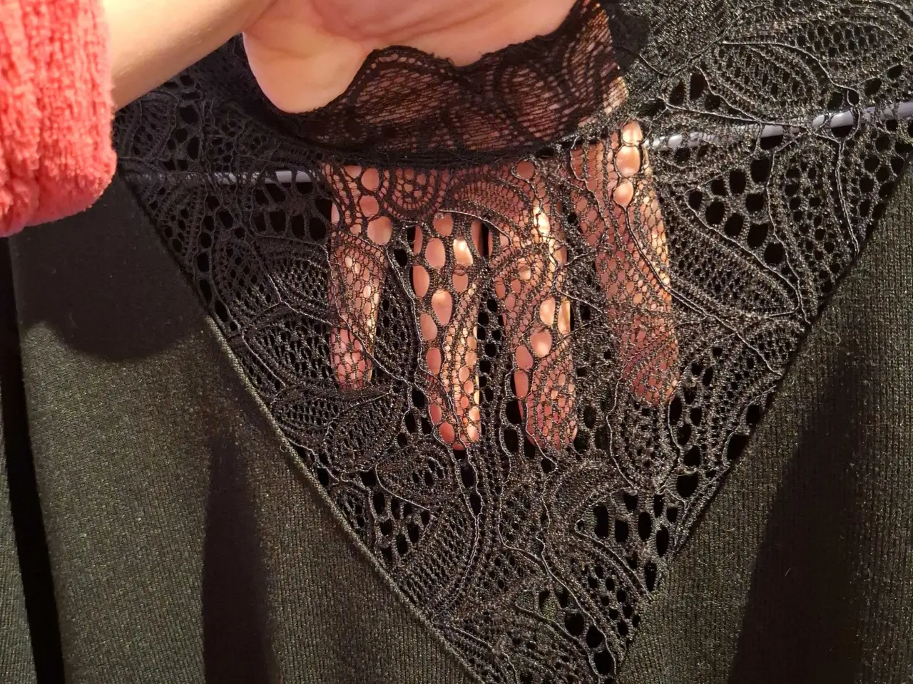 Billede 4 - Zizzi bluse M med flotte detaljer