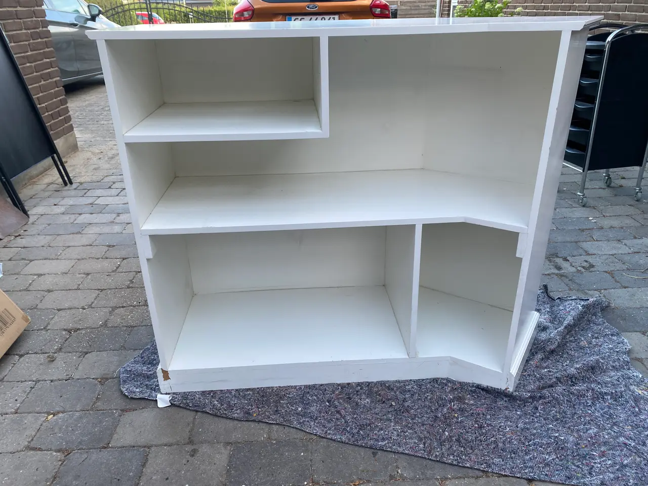 Billede 4 - Flot disk i hvidmalet MDF