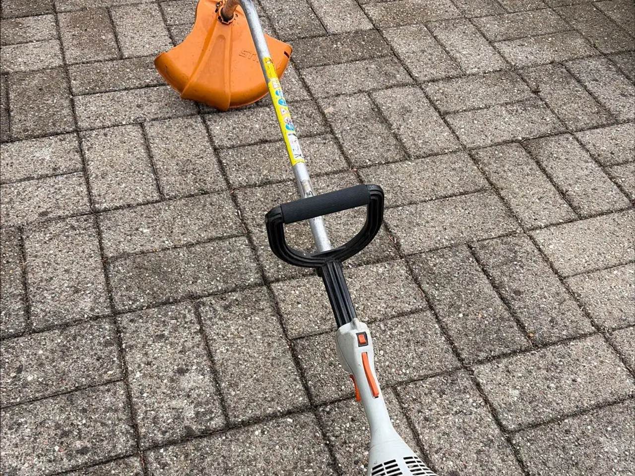 Billede 1 - Græstrimmer stihl fs 38 sælges 250kr 