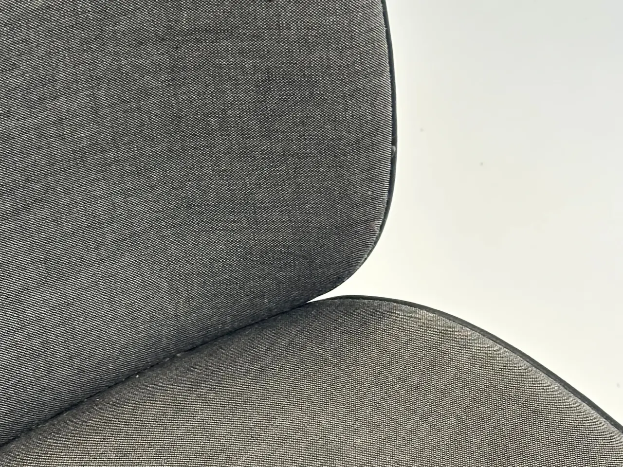 Billede 8 - GUBI Beetle Meeting Chair Stol – Grå med Sort Stel