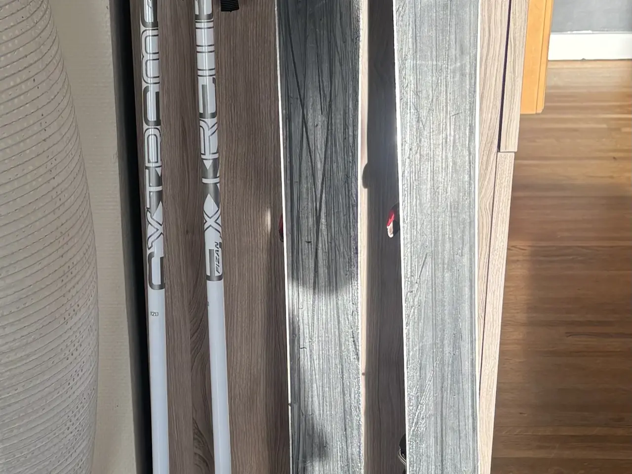 Billede 4 - Alpin Carving ski + stave og støvler