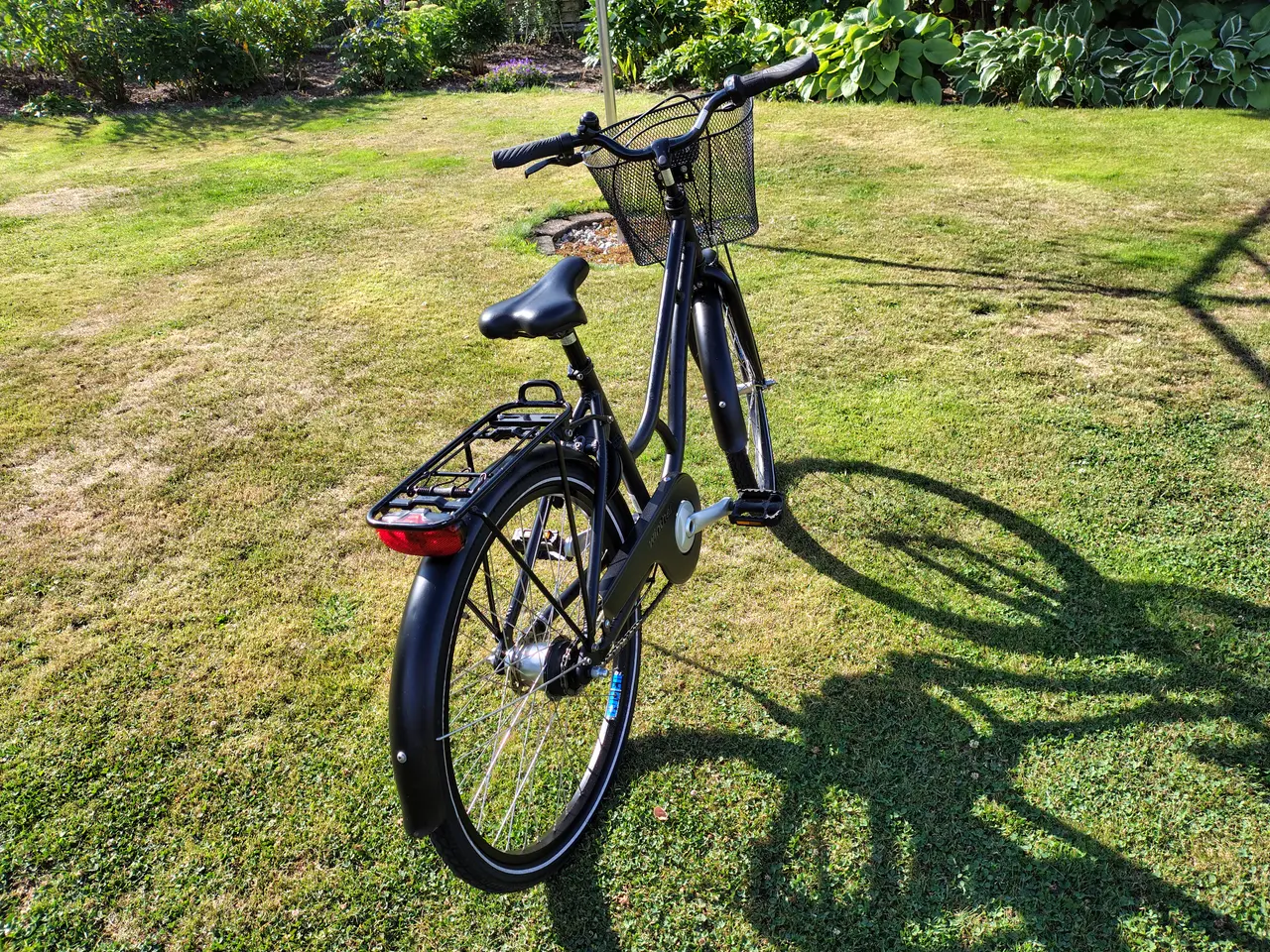 Billede 1 - 24 tommer pigecykel med kurv foran