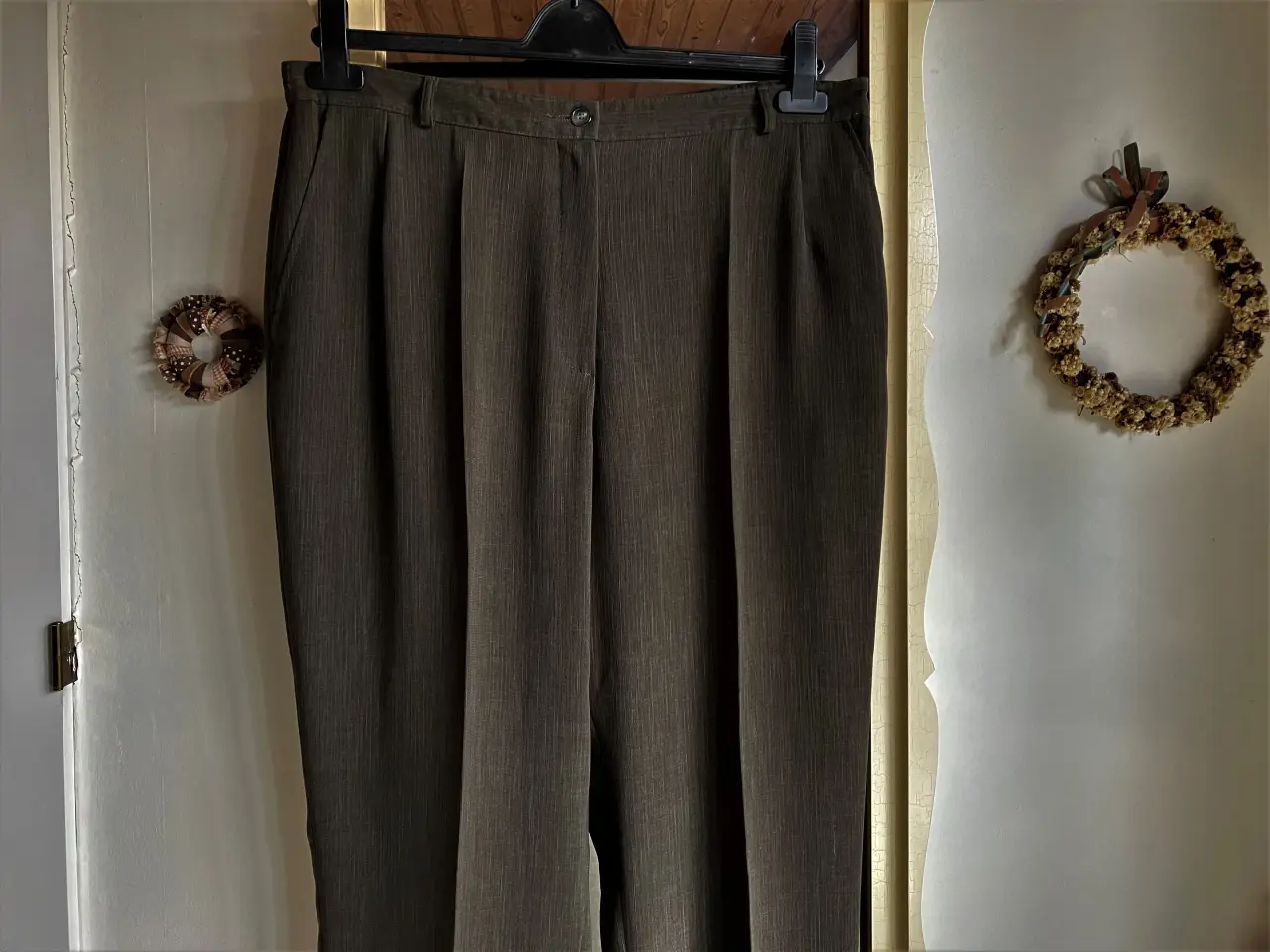 Billede 1 - Brune lange bukser, str. 46, helt nye