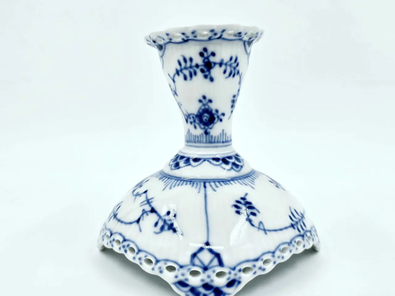 Billede 8 - Musselmalet Helblonde Lysestage Porcelæn