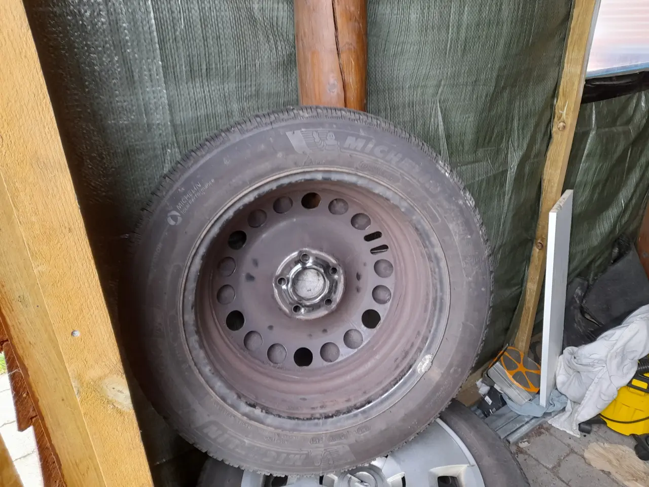 Billede 4 - opel astra vinterhjul 205 55 16 stålfælge+kapsler