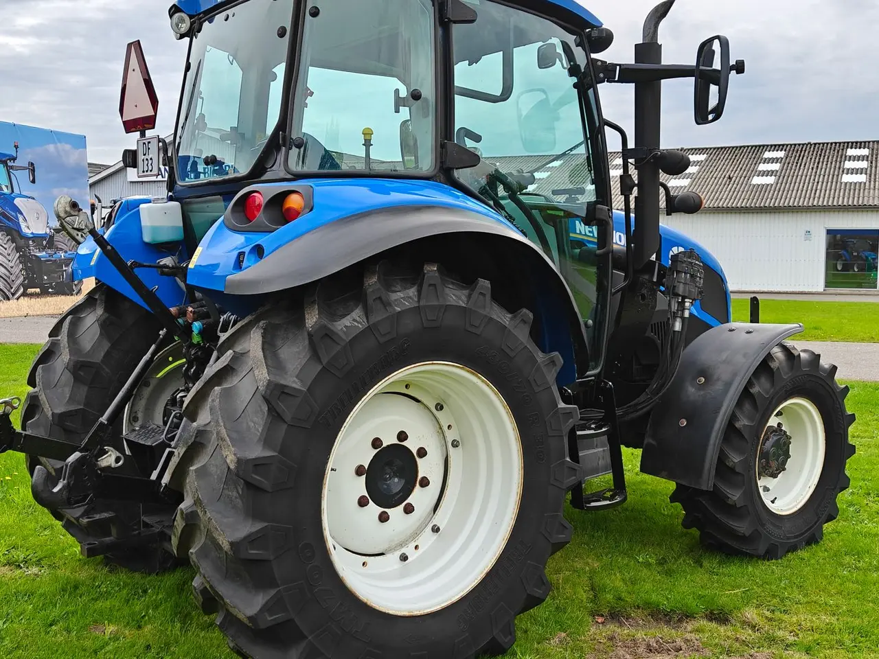 Billede 5 - New Holland T4.95 Med frontlæsser