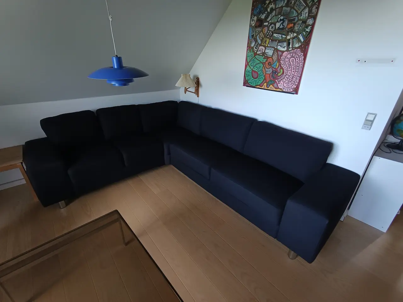 Billede 3 - Hjørnesofa i sort stof