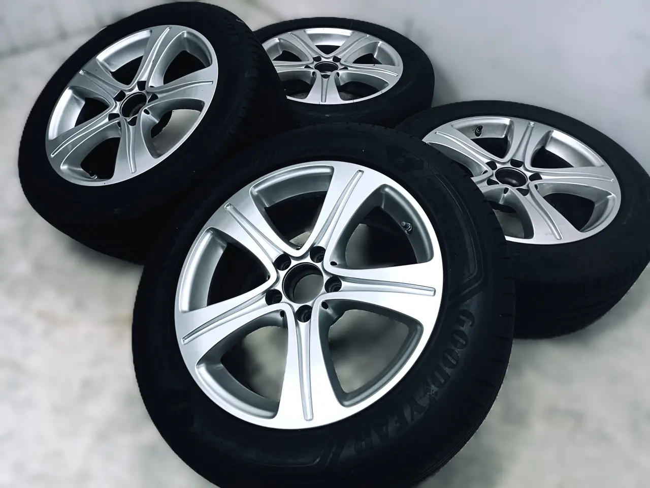 Billede 2 - 5x112 17" ET40 nav 66,6ø Mercedes sommersæt Inkl.T