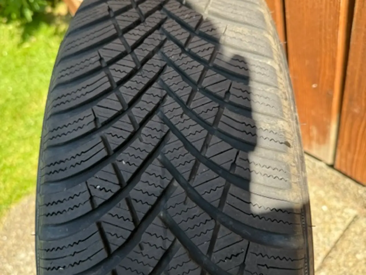 Billede 1 - 4 Næsten nye Hankook vinter dæk på flotte alufælge
