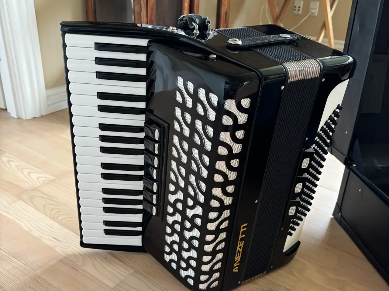 Billede 1 - Sort Accordi harmonika med klaviatur 