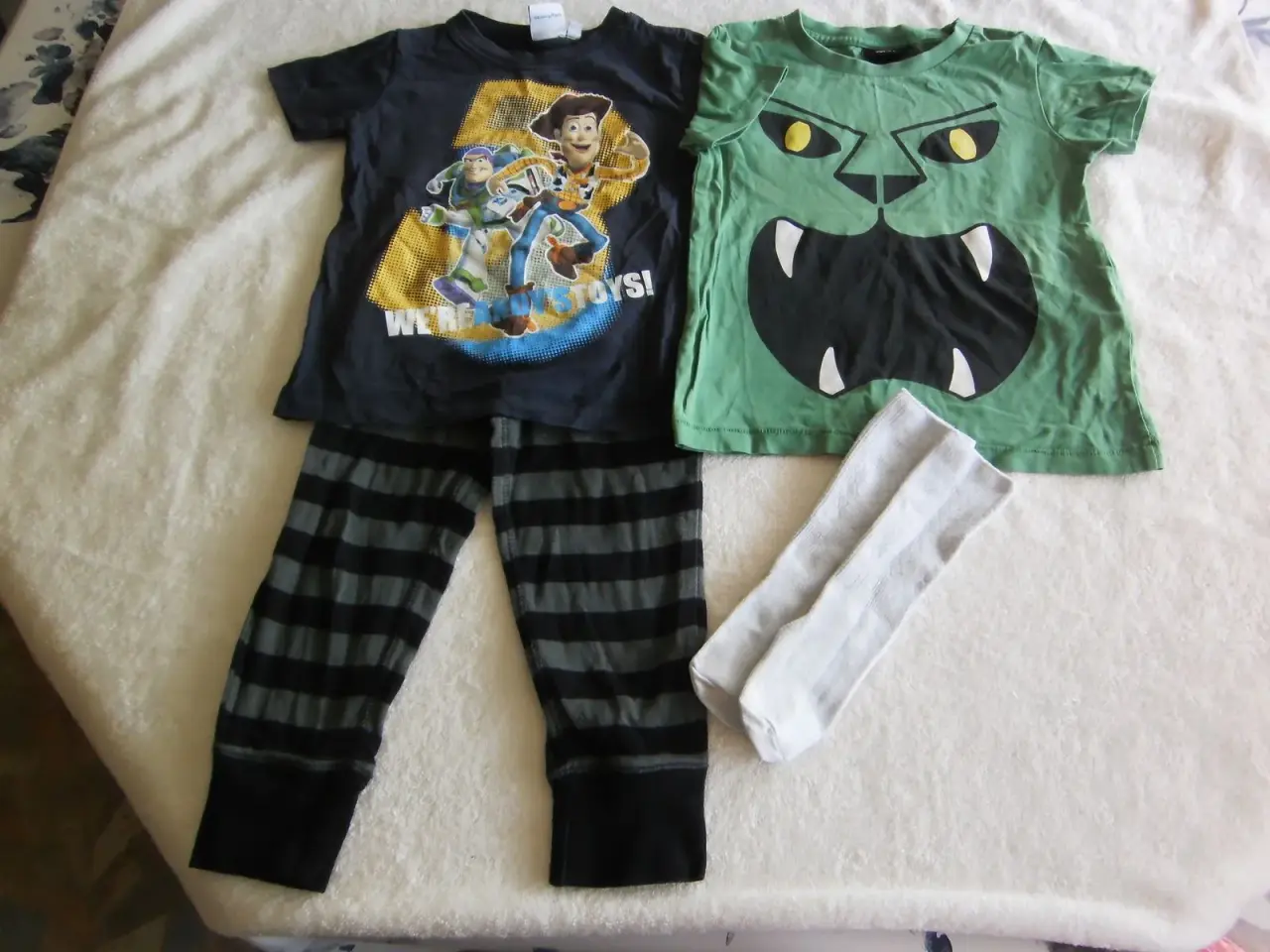 Billede 1 - 4 dele, str. 86, mrk. som H&M og Disney