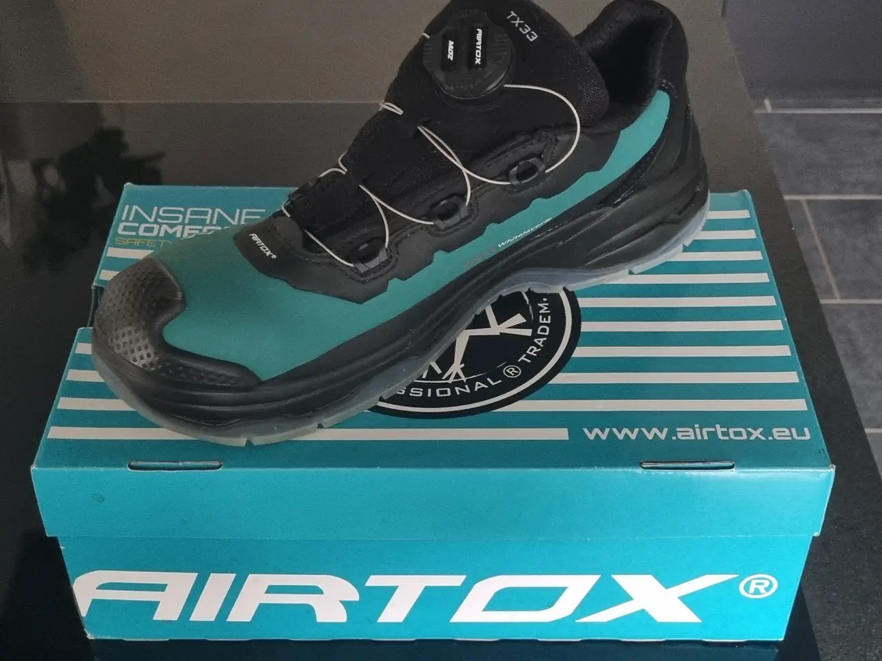 Billede 1 - Airtox sikkerhedssko str. 45 NYE