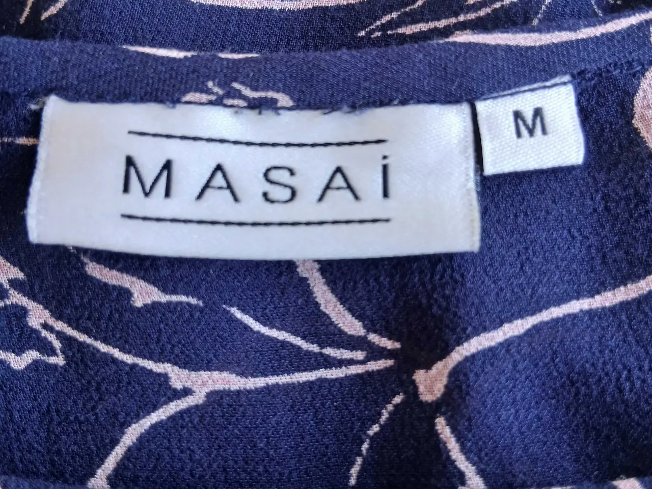 Billede 8 - Bluse. Masai. Medium/38