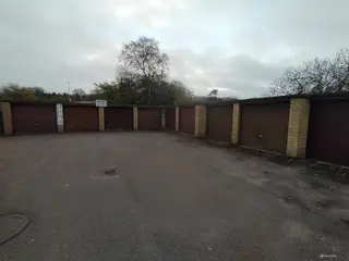 Lukket garage til leje i Nyborg