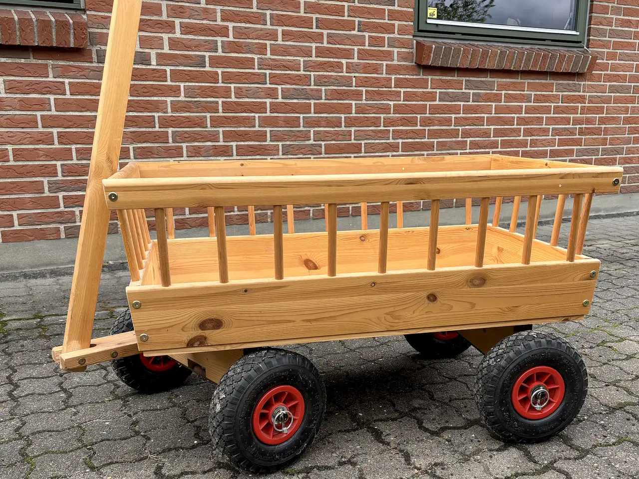 Billede 1 - Trækvogn i massivt træ