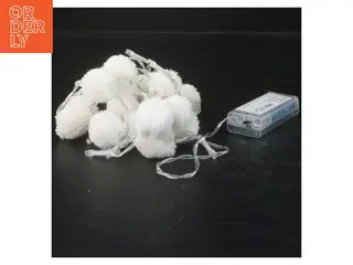 Lyskæde med hvide pompom