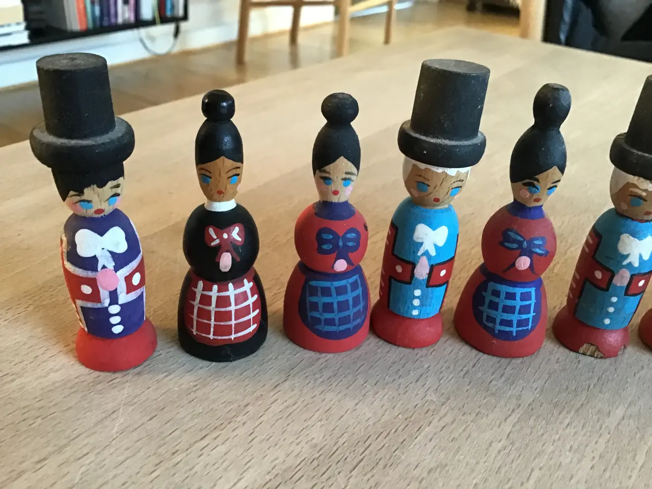 Billede 2 - Eigenbrod små træfigurer/ nisset. Pr stk 55kr