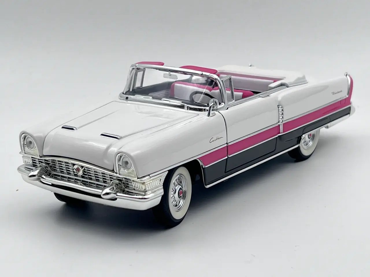 Billede 2 - 1955 Packard Caribbean - 1:18  Flot og detaljeret 