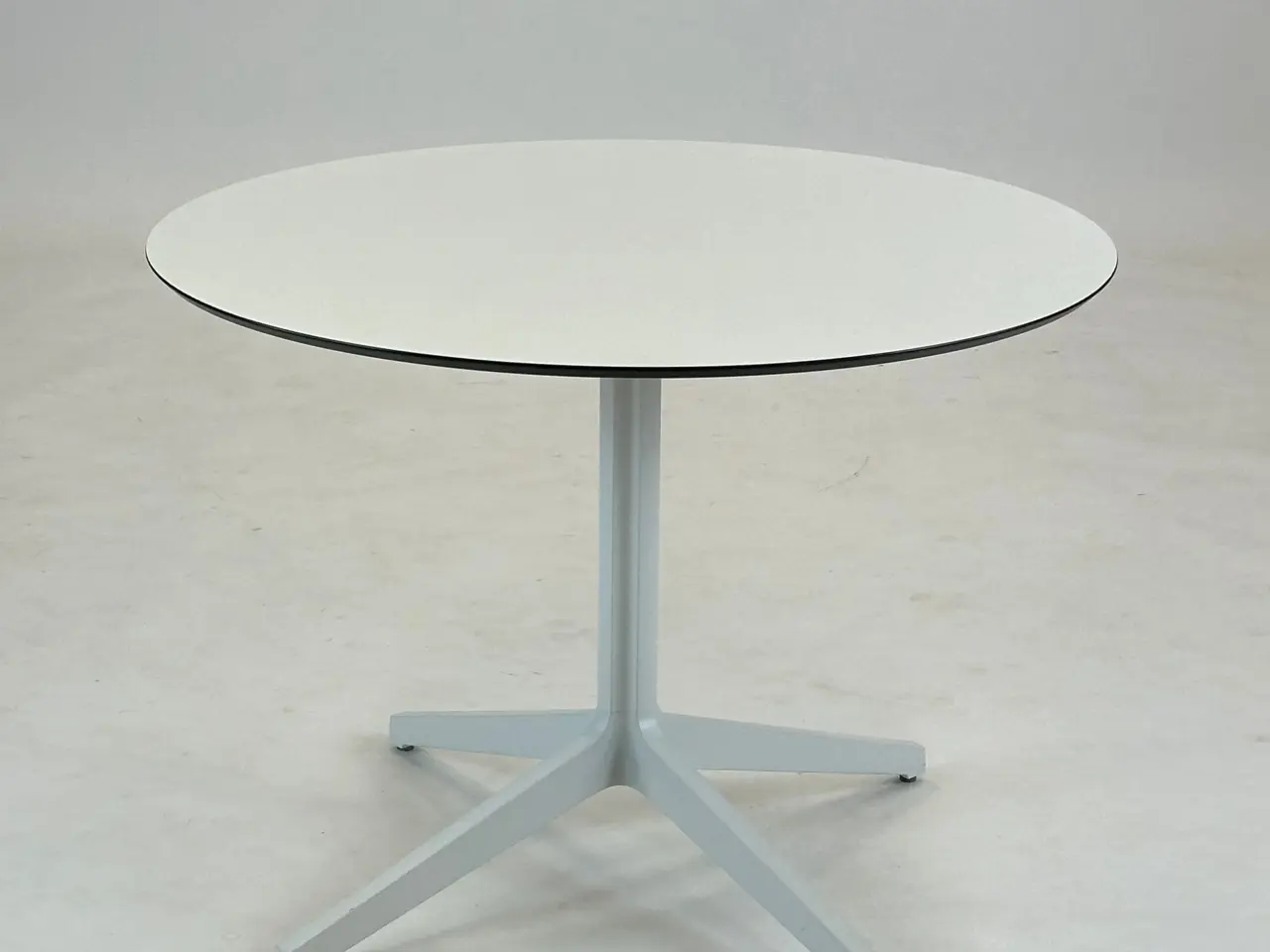 Billede 1 - Pedrali Bord – Hvid Ø89 cm