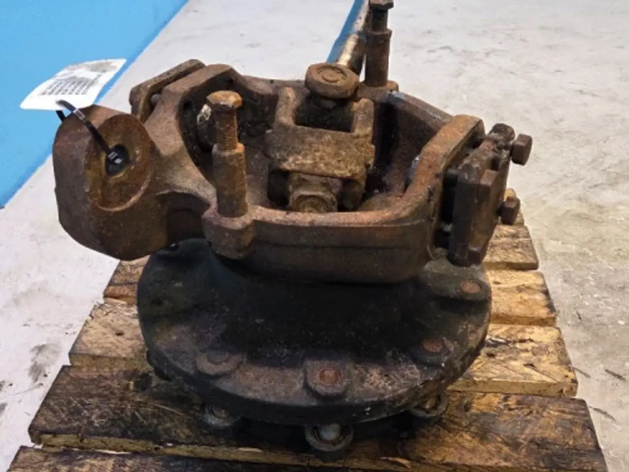 Billede 10 - New Holland LB115B Hjulnav L. 85825032