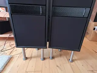 To MusicMonitor Speakers