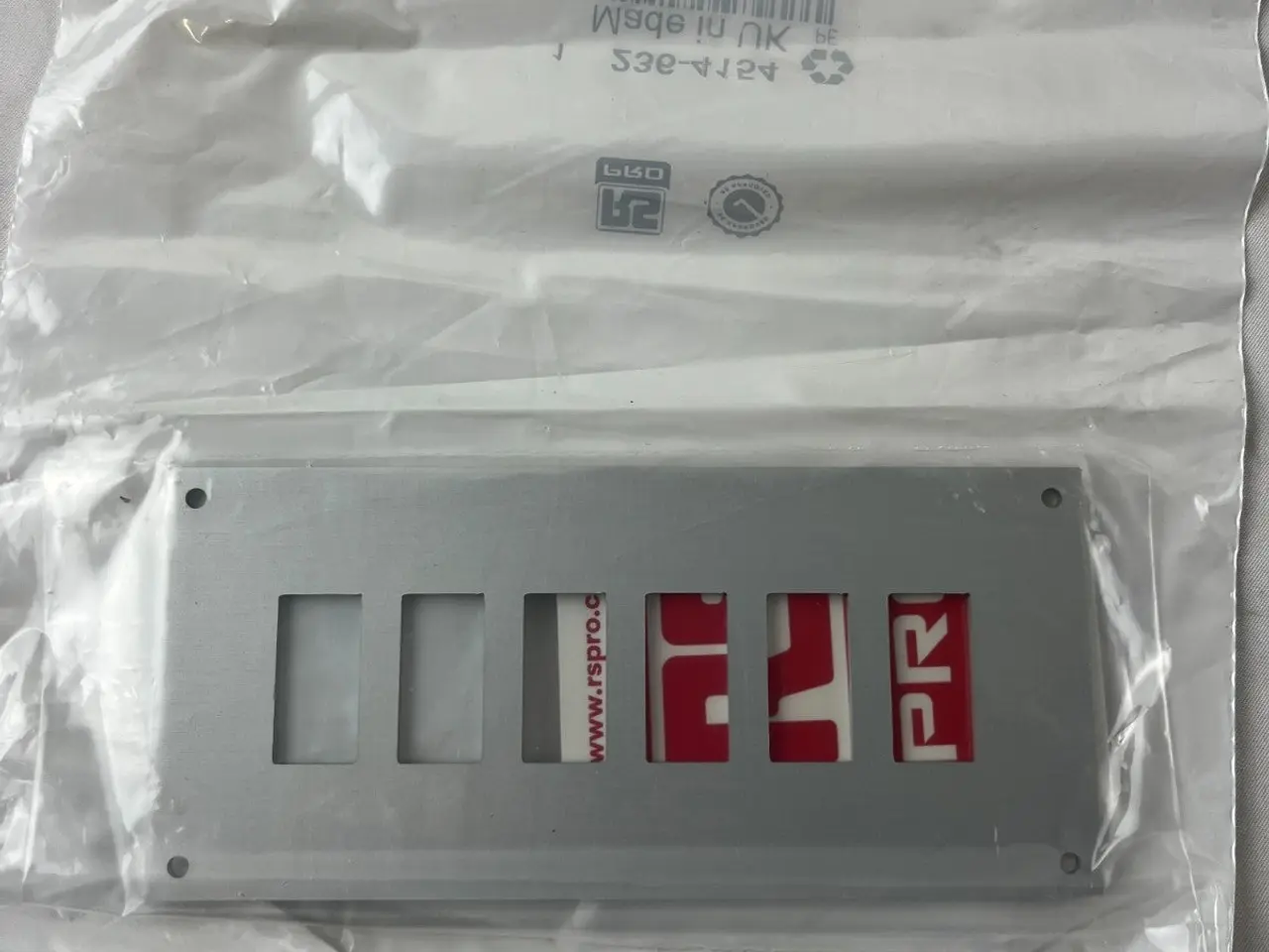 Billede 7 - RS PRO 236-4154 Aluminium Front Panel Plate 6 Way