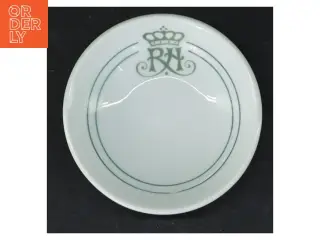 Hvid porcelæns tallerken med monogram RH fra Royal Copenhagen (str. Ø 9 cm)