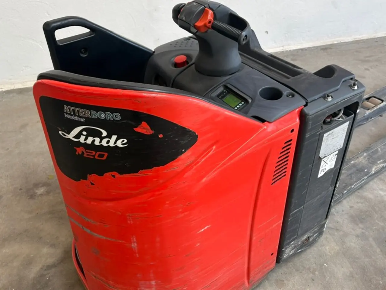 Billede 2 - Linde T20 lang palletruck m. lader Med lange gafler