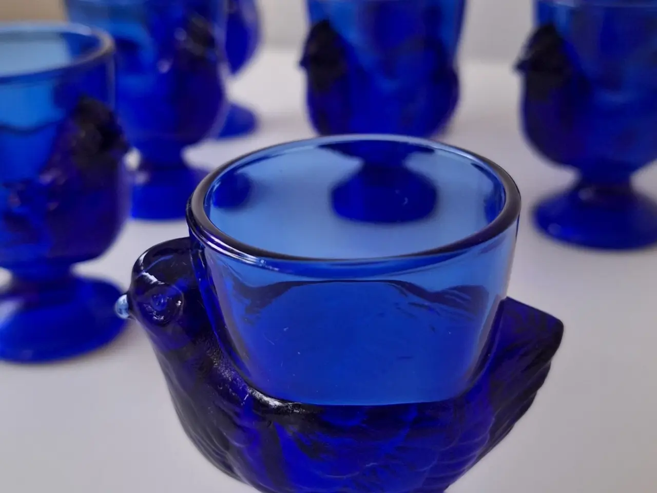 Billede 1 - 8 franske vintage æggebægre i blåt glas