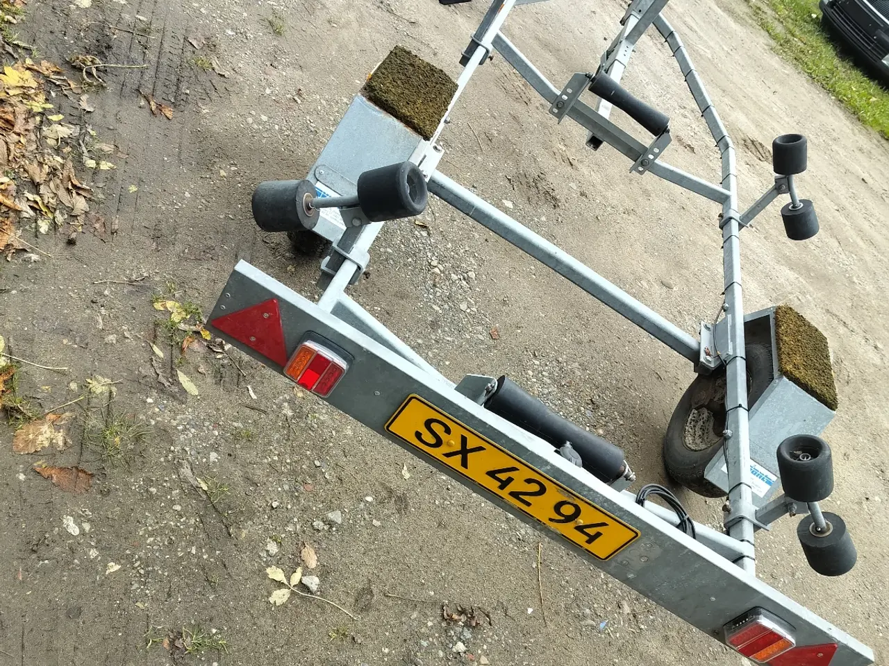 Billede 1 - Fin lille bådtrailer, med nummerplade