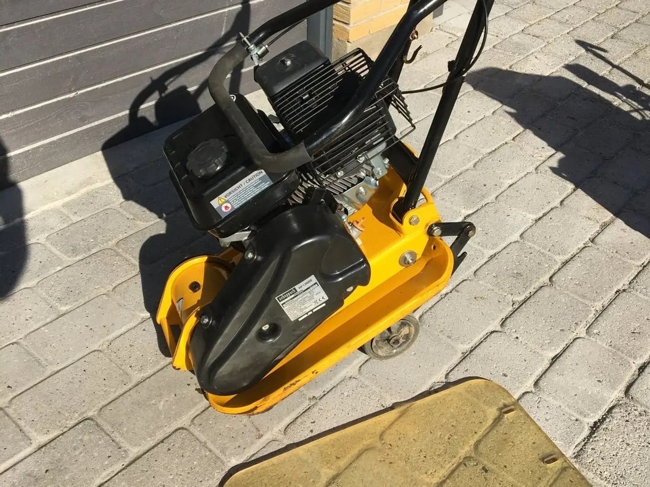 Billede 3 - Pladevibrator/Afrettersæt/Sten klipper UDLEJNING