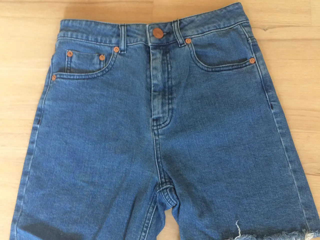 Billede 1 - shorts str. 36