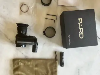 PARD 008S - Natkikket / Natsigte