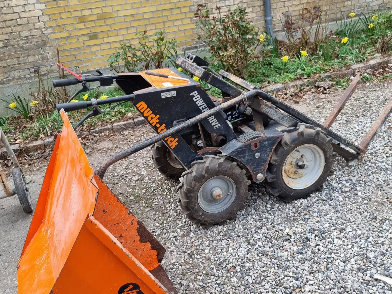 Billede 3 - Muck Truck med stenløfter og trillebør