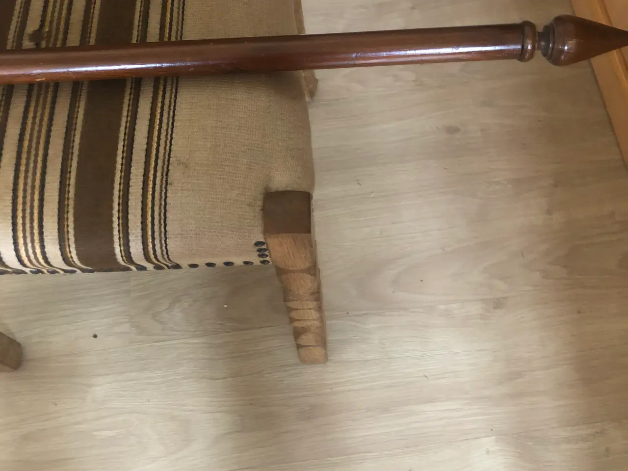 Billede 5 - Antik viskestykke holder