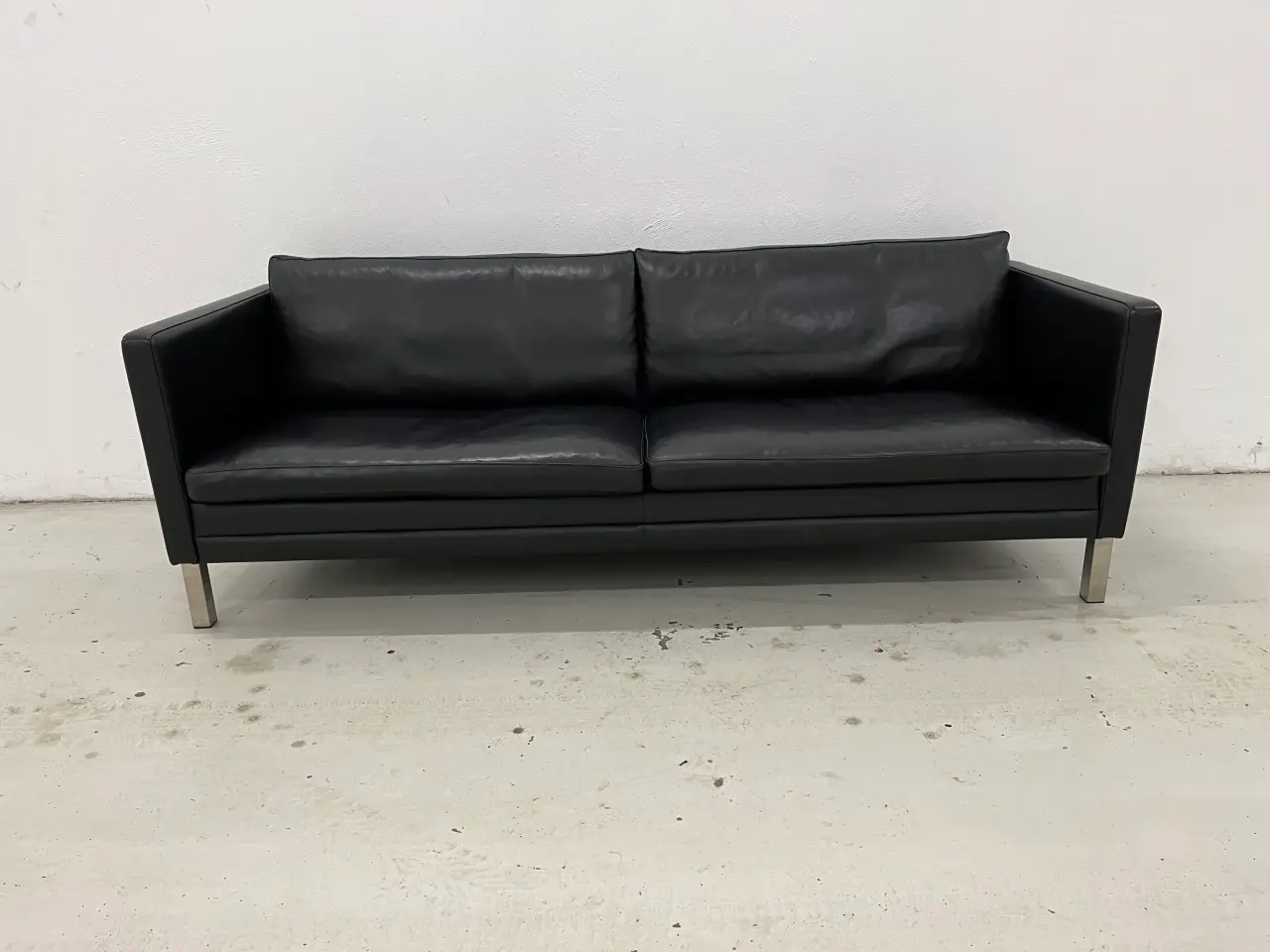 Billede 2 - Mogens Hansen MH276 3 Pers.Sofa med sort læder.
