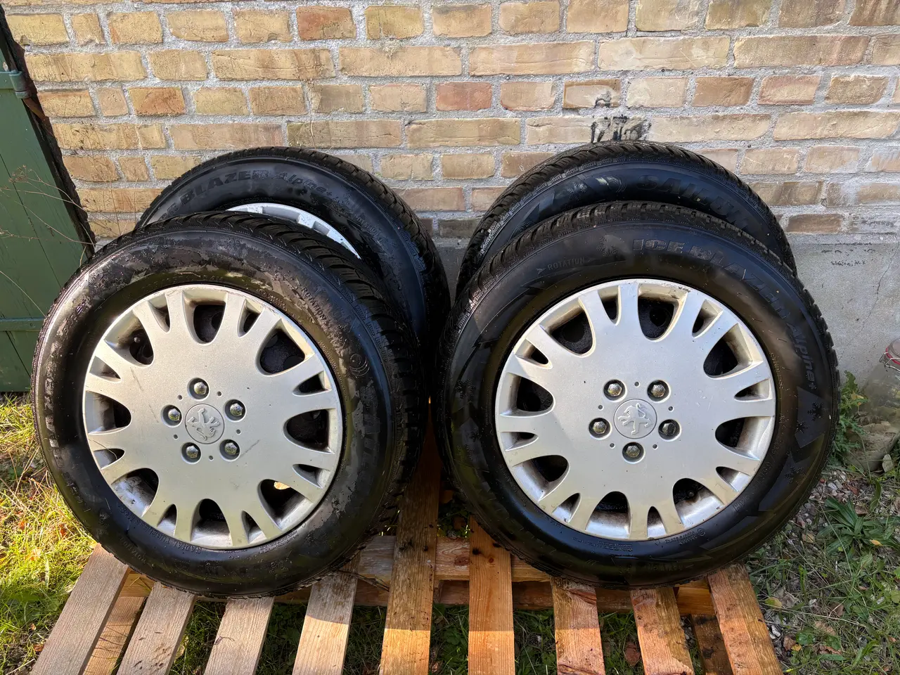 Billede 1 - Vinterdæk ICE BLAZER Alpine 205/65