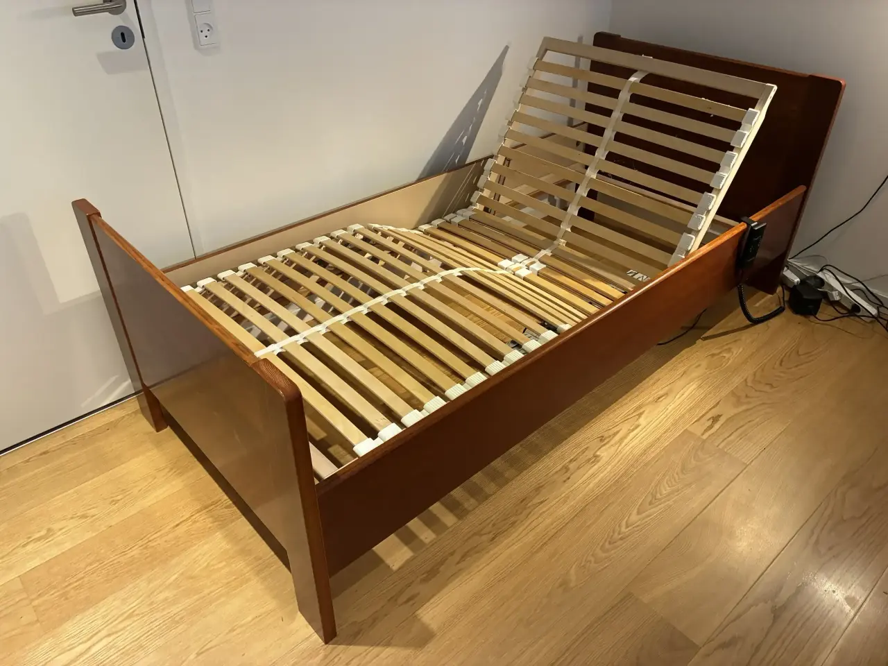 Billede 1 - Pæn Elevationsseng