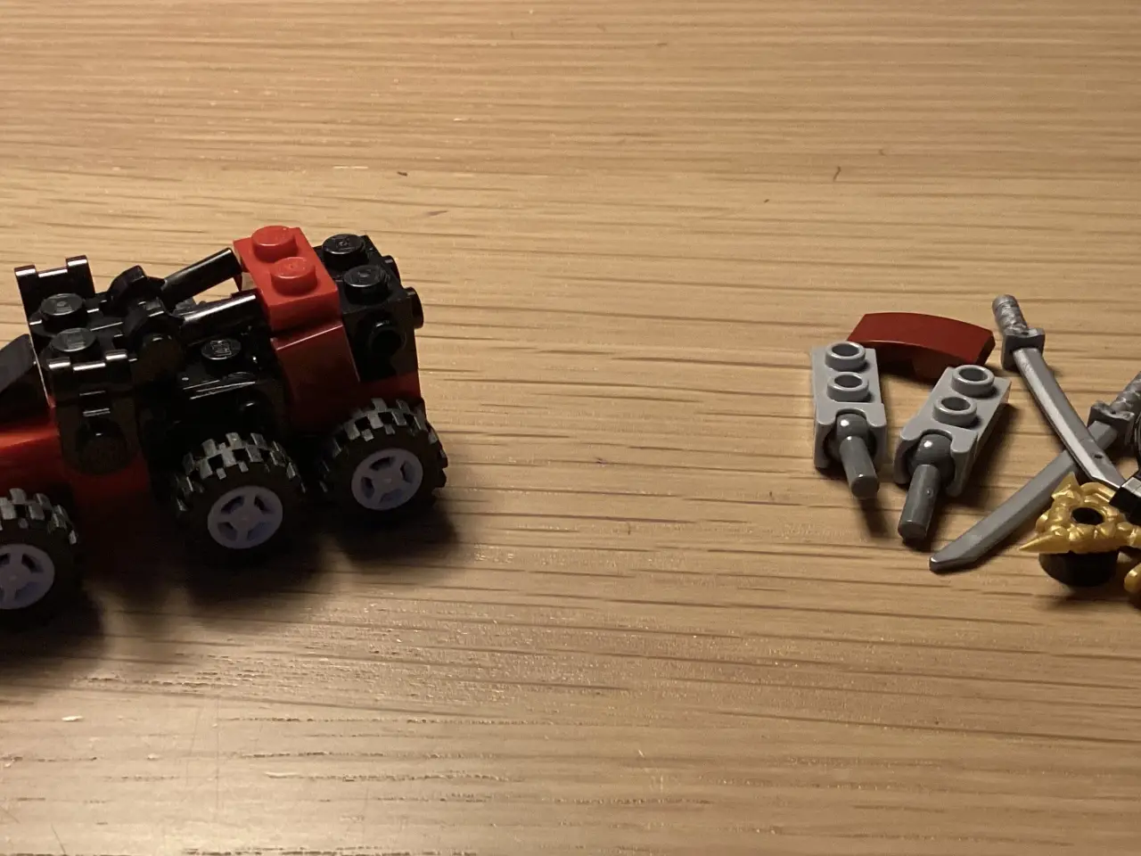 Billede 4 - Lego Ninjago nr. 30533 en figur og 3 sæt hjul