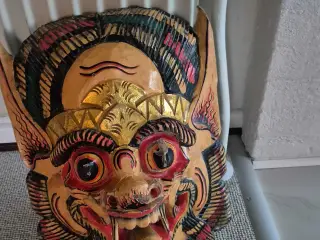 Maske I træ