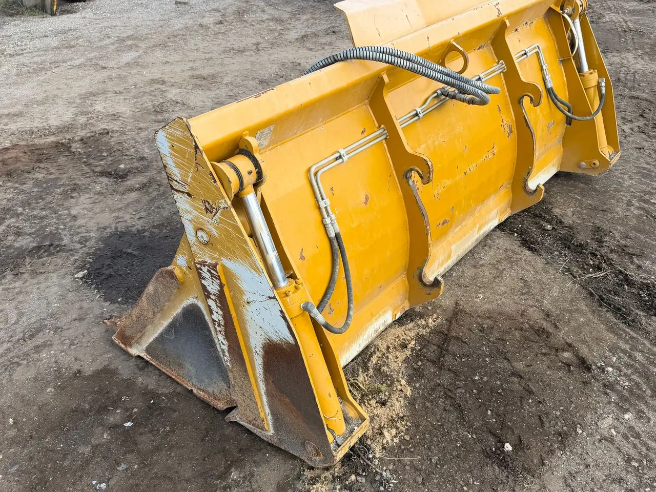 Billede 3 - Hydrema 2550mm 4 x 1 Frontskovl Fin frontskovl til Hydrema - Type L9EH4