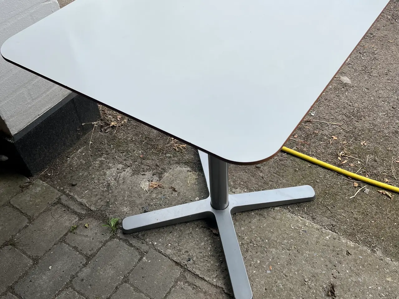 Billede 4 - CAFÈ ELLER SPISEBORDE - HAR 2 STK.