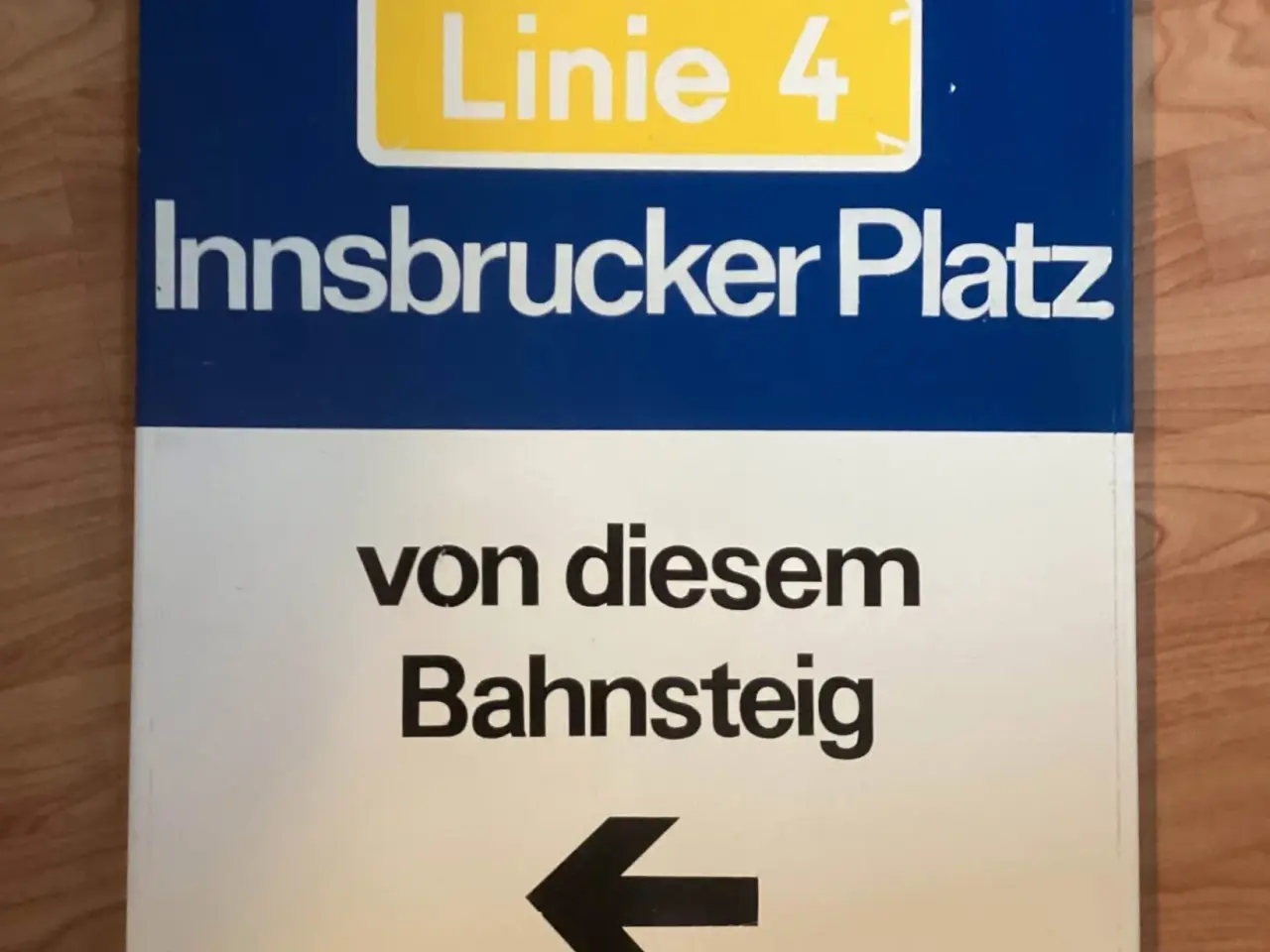 Billede 1 - Info skilt i træ fra U-Bahn i Berlin
