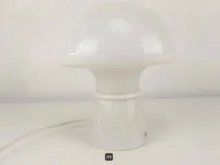 Fin mushroom lampe i opaline glas.