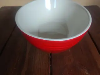 2 stk røde Le Creuset skåle i stentøj