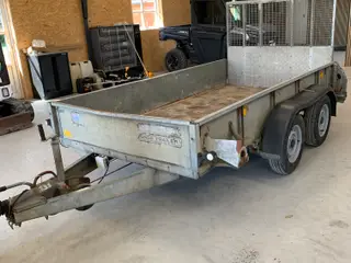 Ifor Williams 2700 kg maskintrailer